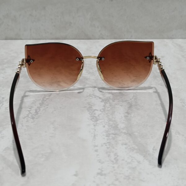 Elegant Butterfly Cut Ladies Sunglasses🕶️ - Image 2
