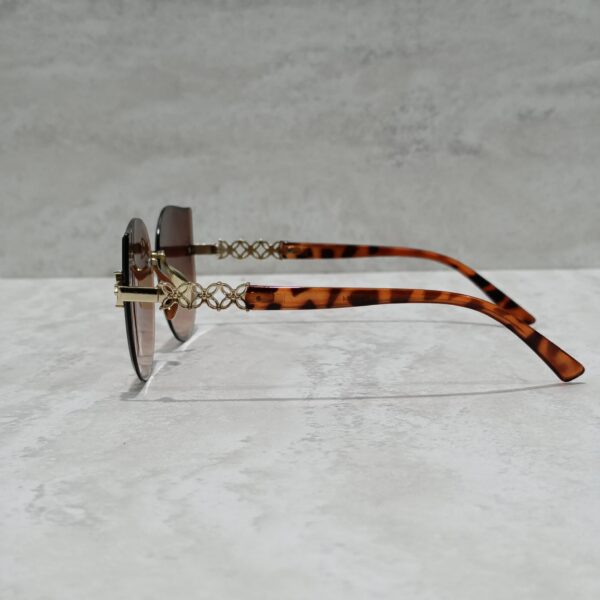 Elegant Butterfly Cut Ladies Sunglasses🕶️ - Image 4