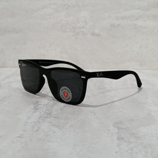 Ray-Ban Polarized Sunglasses প্লাস্টিক ফ্রেম রাবার গ্রিপ সহ আরামদায়ক ডিজাইন - Image 4