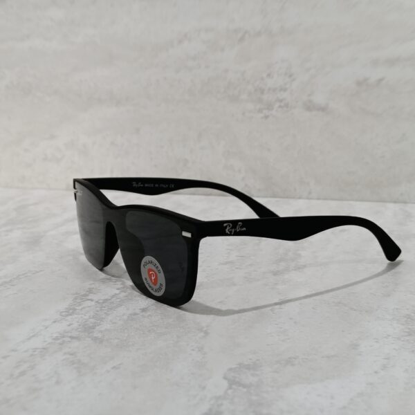 Ray-Ban Polarized Sunglasses প্লাস্টিক ফ্রেম রাবার গ্রিপ সহ আরামদায়ক ডিজাইন - Image 2